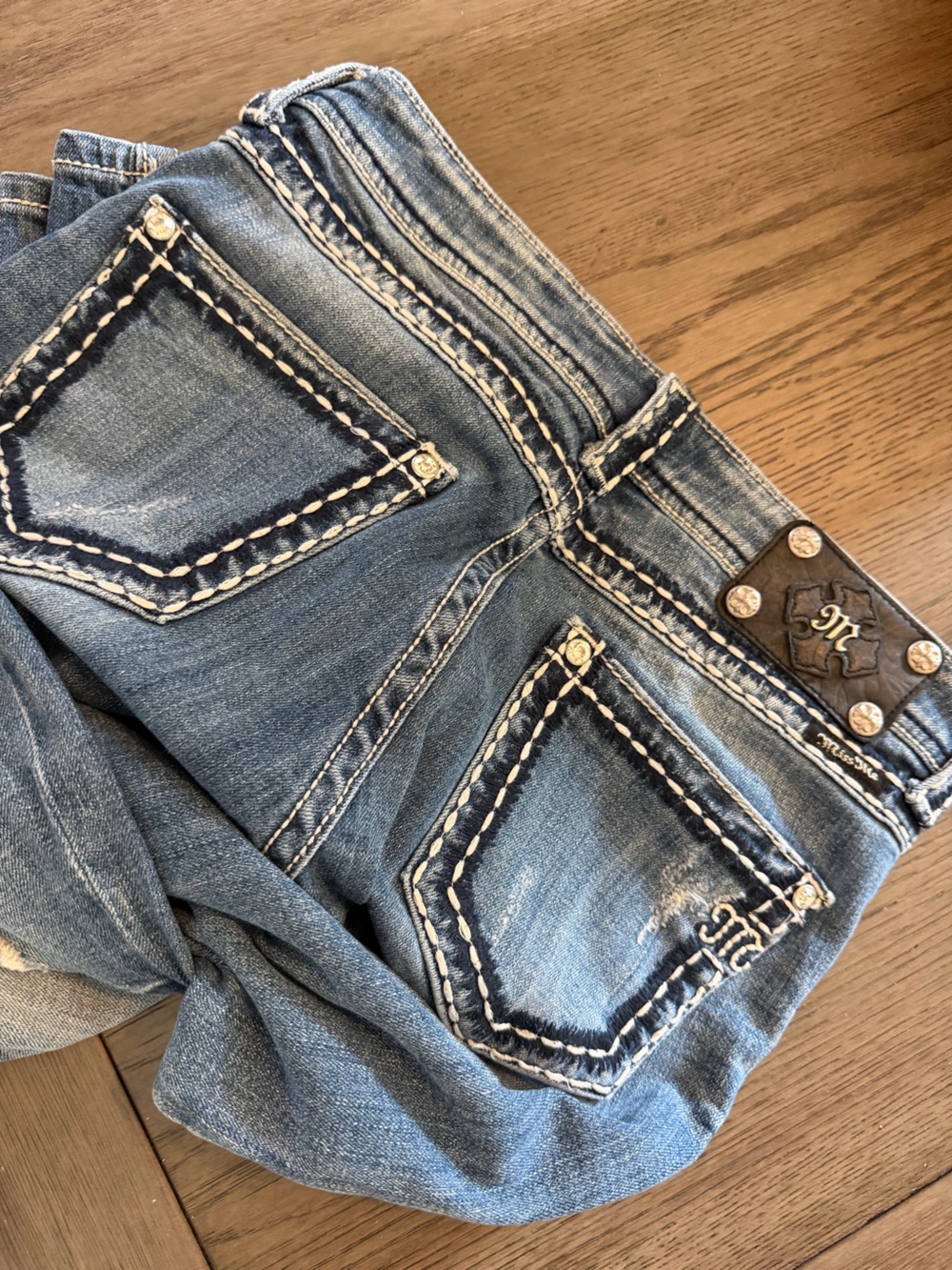 Miss Me Boyfriend Blue Distressed Embroidered Back Pocket Jeans Sz 26
